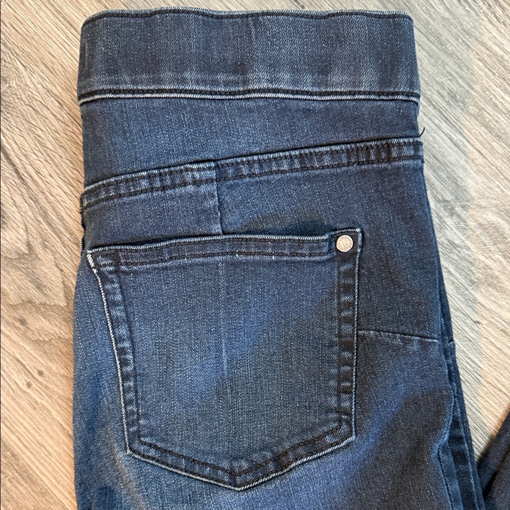 Jennifer Lopez Dark Blue Skinny Jeans EUC - Picture 2 of 7